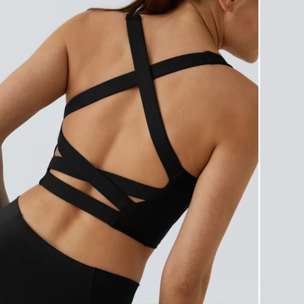 NWT Halara Black criss cross crop top